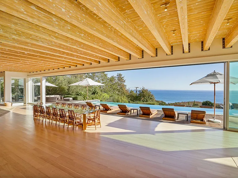 Dine with Malibu's breathtaking ocean views as your backdrop.