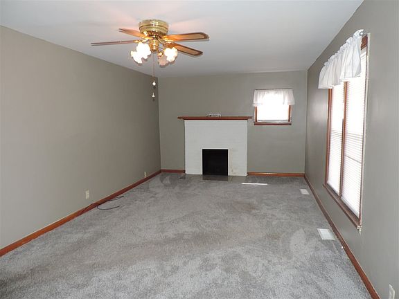 3rd image of 912 S Branch Pl