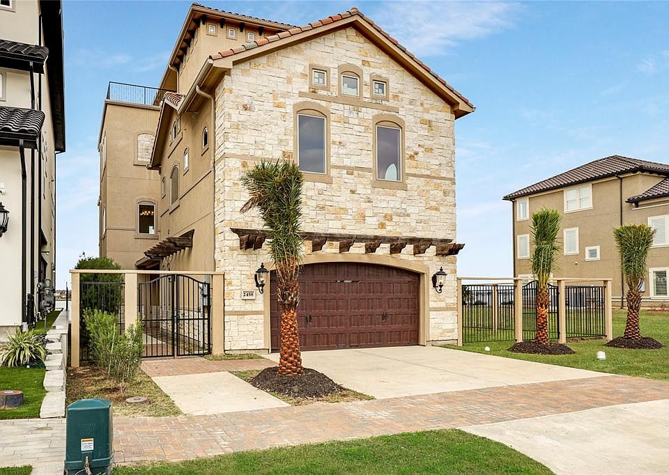 1st image of 2458 Beacon Cir
