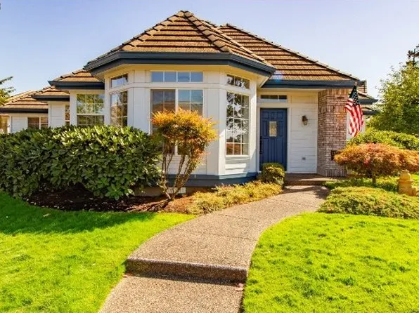 1810 Lake Shore Dr, Eugene, OR 97408