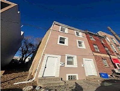 1st image of 1528 N 4th St