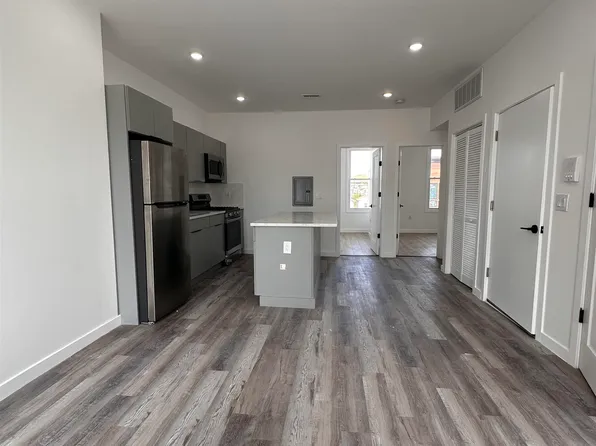 118 Van Horne Street image 5 of 9