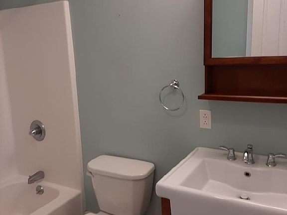 Full bathroom on the second floor