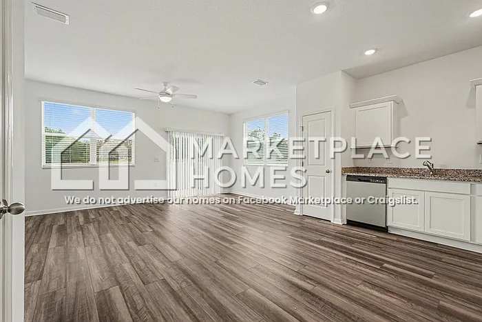 11890 Sylvia St — Photo 9