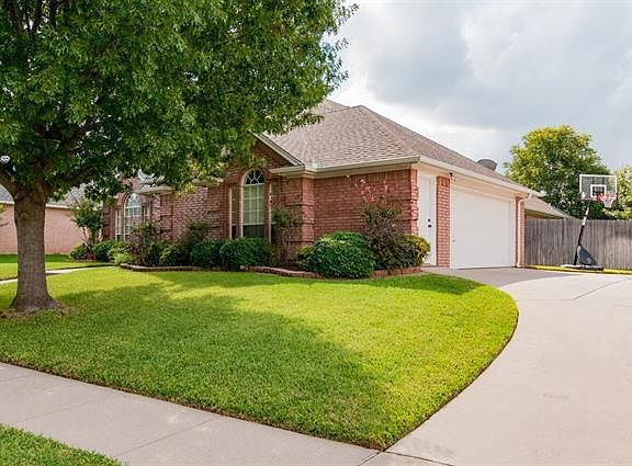 4th image of 8124 Lost Maple Dr
