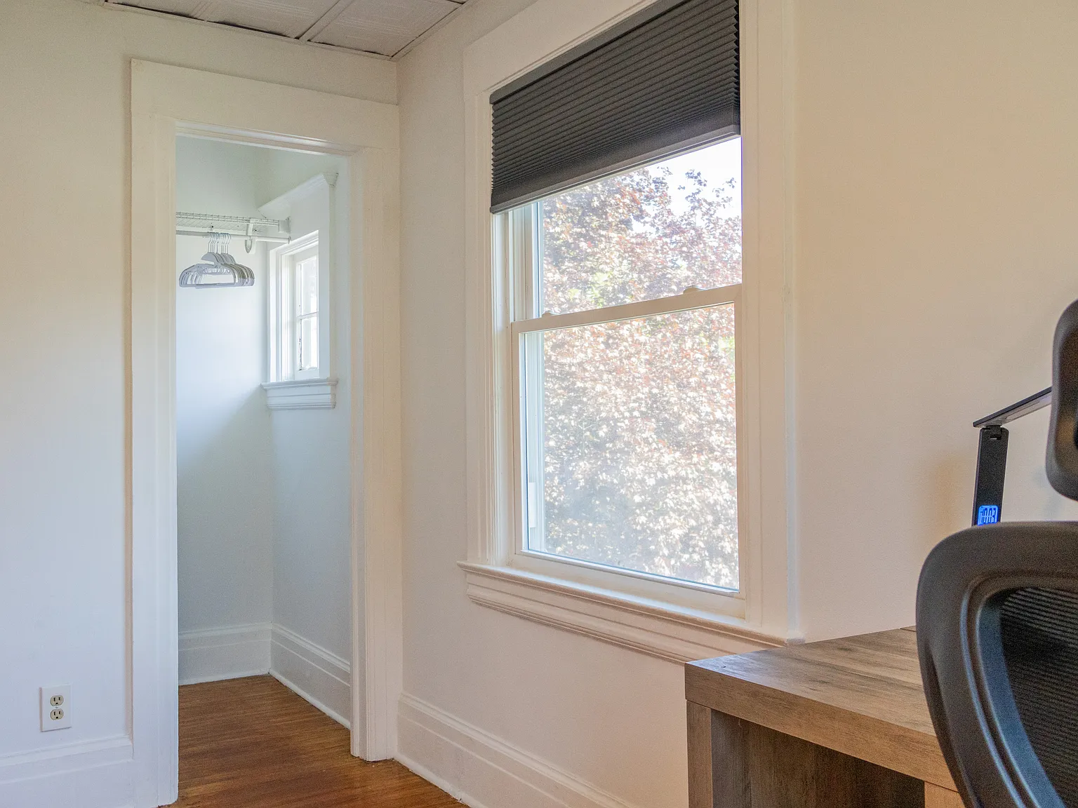 1 bed, 700 sqft, $1,300 — Photo 3