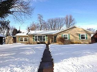 3020 Middle Rd, Davenport, IA 52803