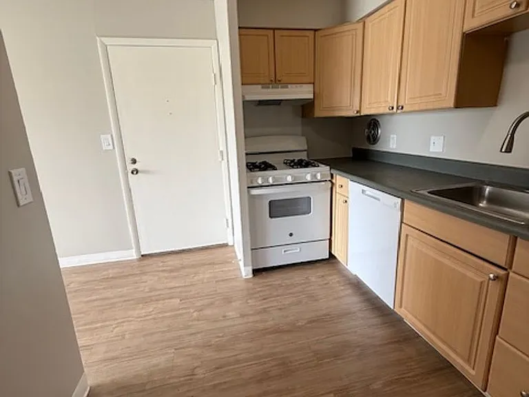 EastPointe — Photo 25