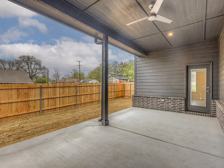 624 N Cedar Ave — Photo 38