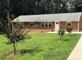 206 Hendrix Dr, Kernersville, NC 27284