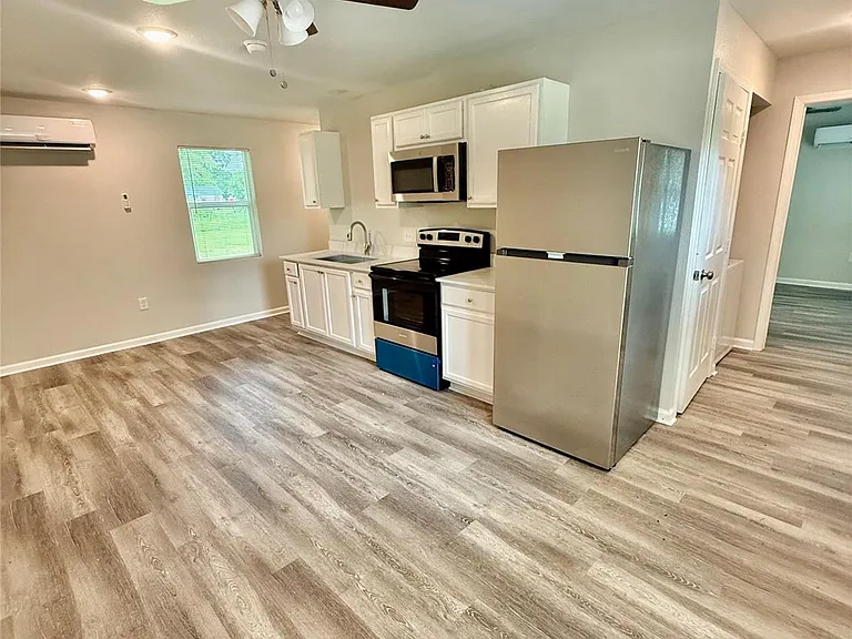 324 W Main Hwy — Photo 5