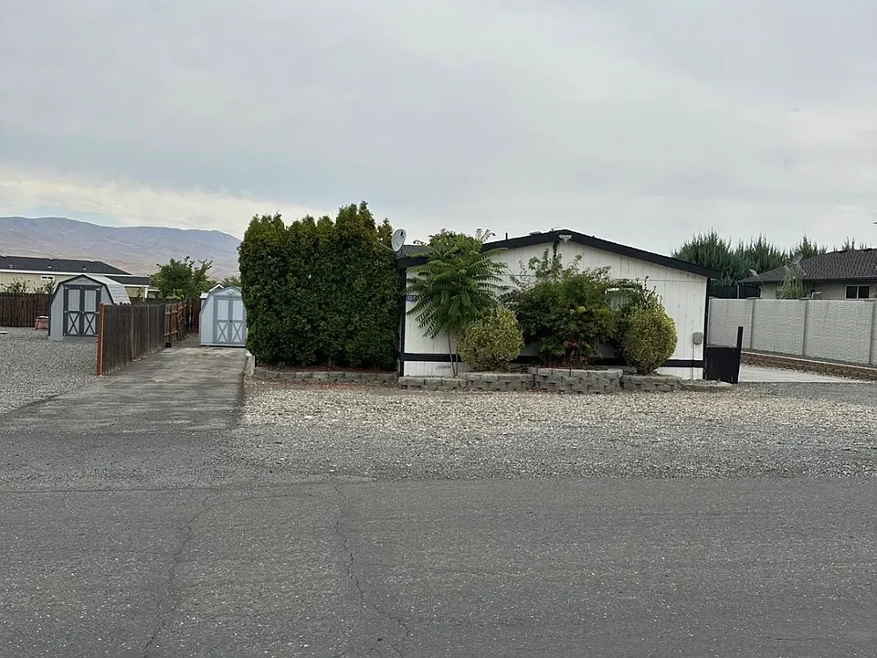 108 Thunderbird Way SW