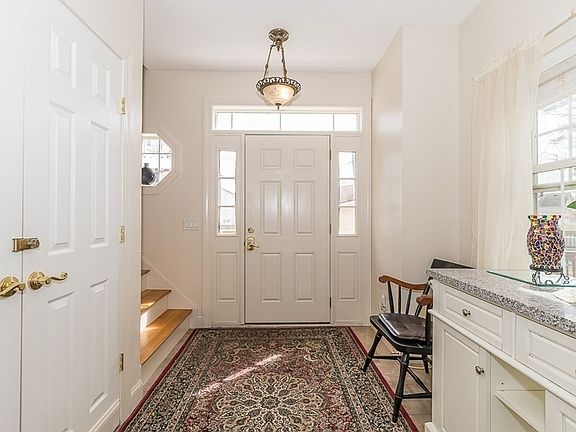 3rd image of 12 Cedar Dr