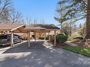 406 Live Oak Ln, Hendersonville, NC 28791