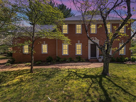 5th image of 405 Honeysuckle Cir