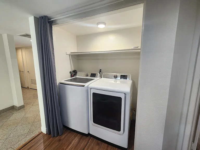 626 N Isabel St #202 — Photo 33