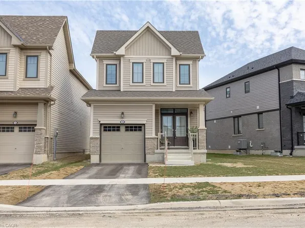 16 Brighton Ln, Thorold, ON L2V 0J8