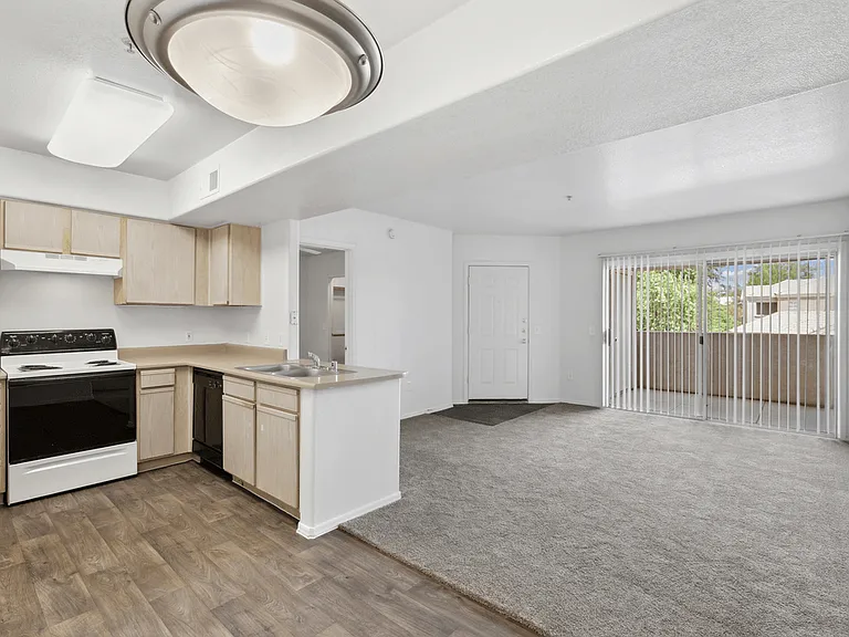 The Village at Sun Valley Apartments — Photo 30