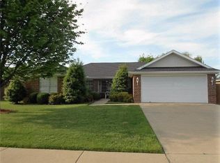 2400 SW 16th St, Bentonville, AR 72712