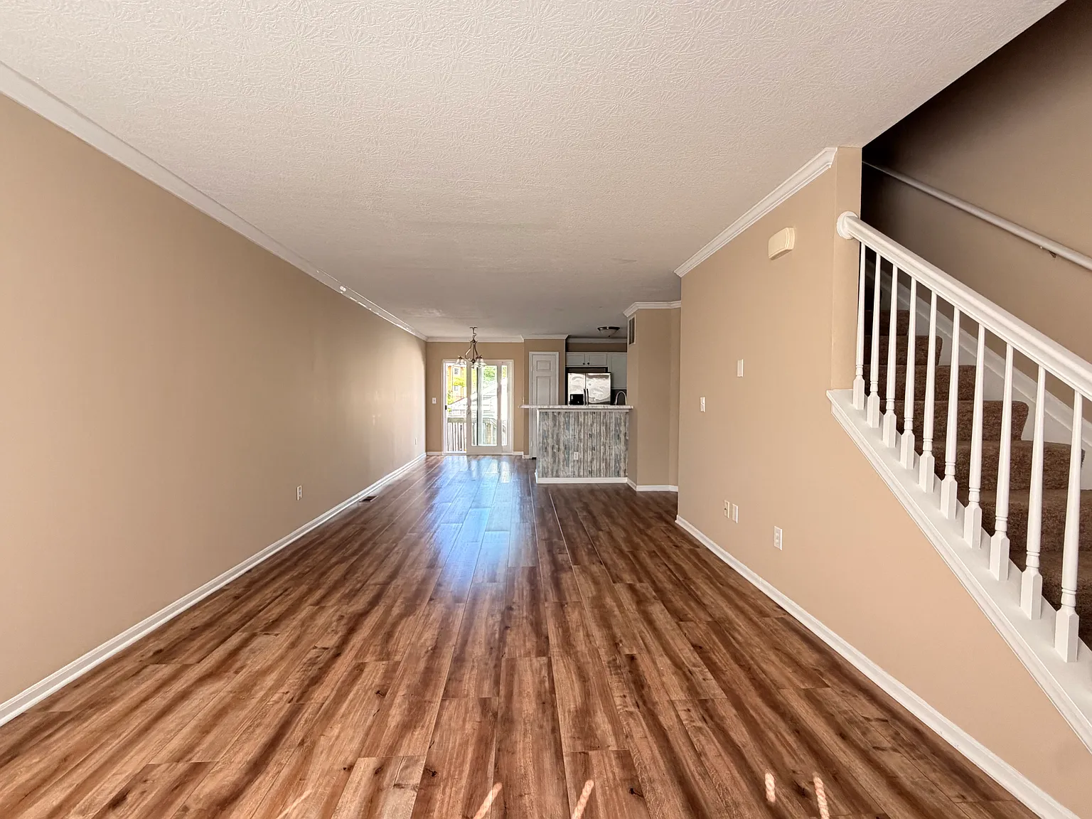 2 bed, 2.5 bath, 1520 sqft, $1,800 — Photo 2
