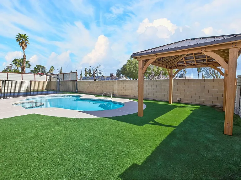 5270 Sepulveda Blvd — Photo 26