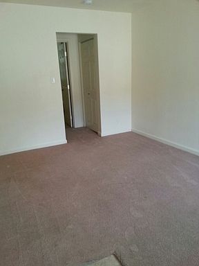 2nd image of 416 6th St APT 2