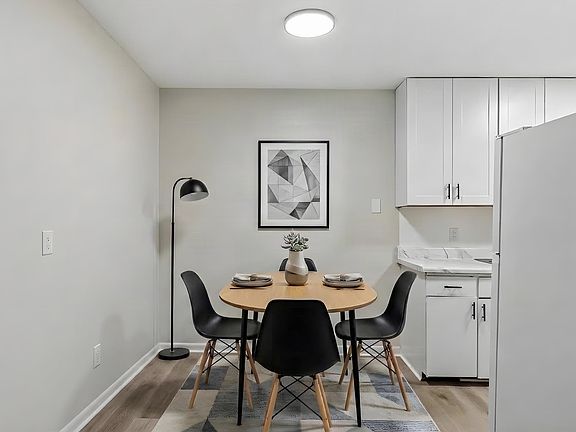 3rd image of 550 Harding Pl APT F122