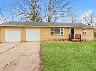 11411 Applewood Dr, Kansas City, MO 64134