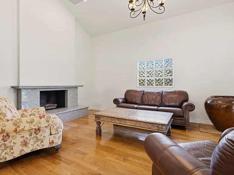 4501 Regents Ct — Photo 8