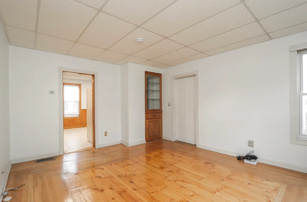 2 bed, 1100 sqft, $1,600 — Photo 4