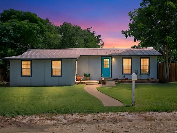 218 KELLY ST, Center Point, TX 78010
