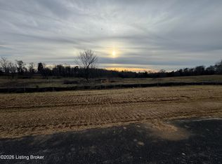 2 Wray Dr, Shepherdsville, KY 40165