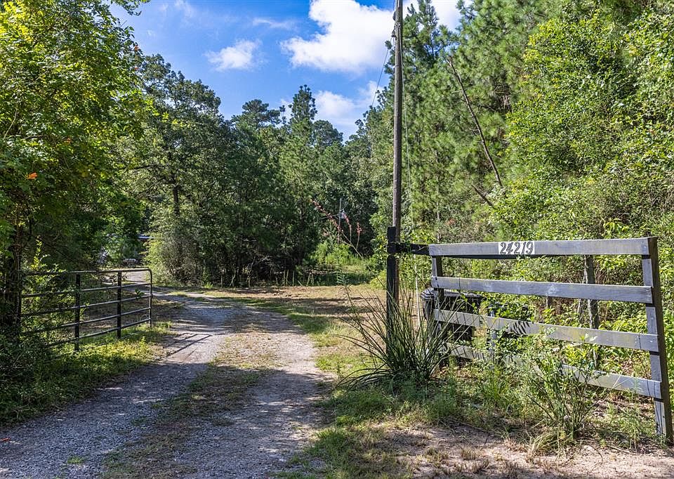 1st image of 24219 Glenwood Boulevard