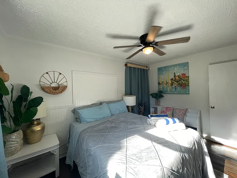 2229 Ireland Dr — Photo 8