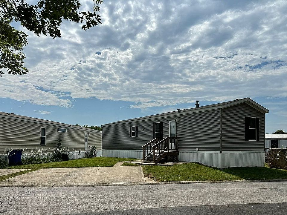 1st image of 4219 W Lilac Ln