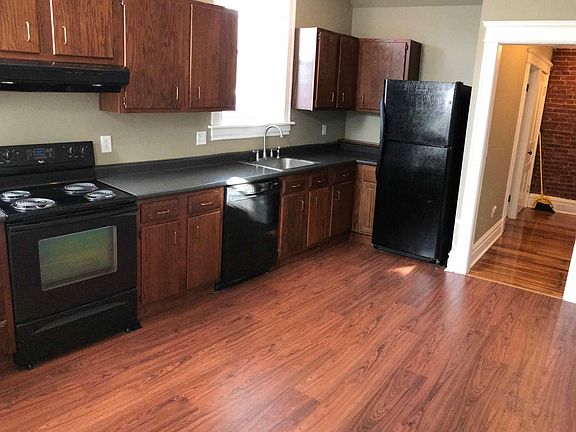 3rd image of 2203A S 39th St