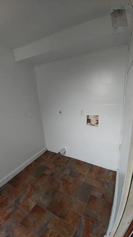 3 bed, 1.5 bath, $1,000 — Photo 2