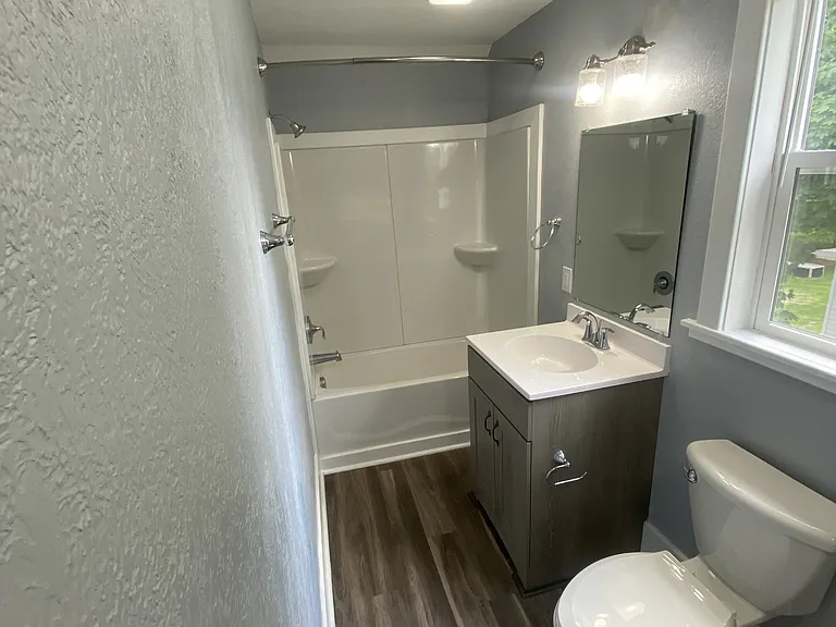 417 S Sheldon St — Photo 14
