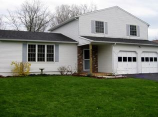 8060 Spruce Hill Dr, Clay, NY 13041