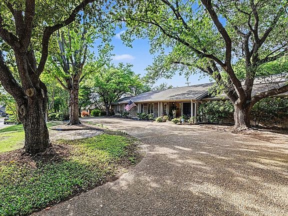 2nd image of 6517 Briarmeade Dr