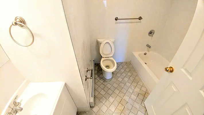 Rented by Downtown Mgt & Realty LLC | media 14