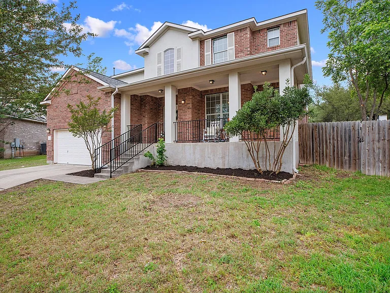 2400 Saddle Blanket Pl — Photo 3