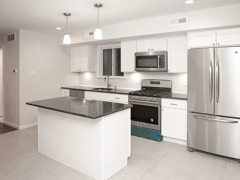 1328 N Hancock St — Photo 4
