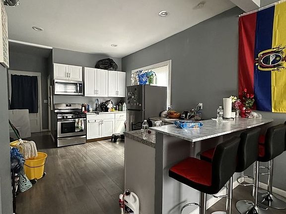 3rd image of 3817 N Kimball Ave