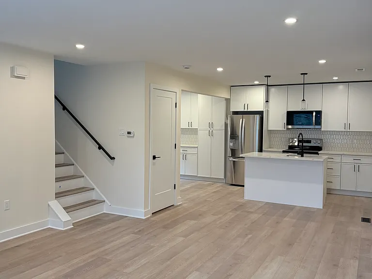 4002 Crescent Ave — Photo 1