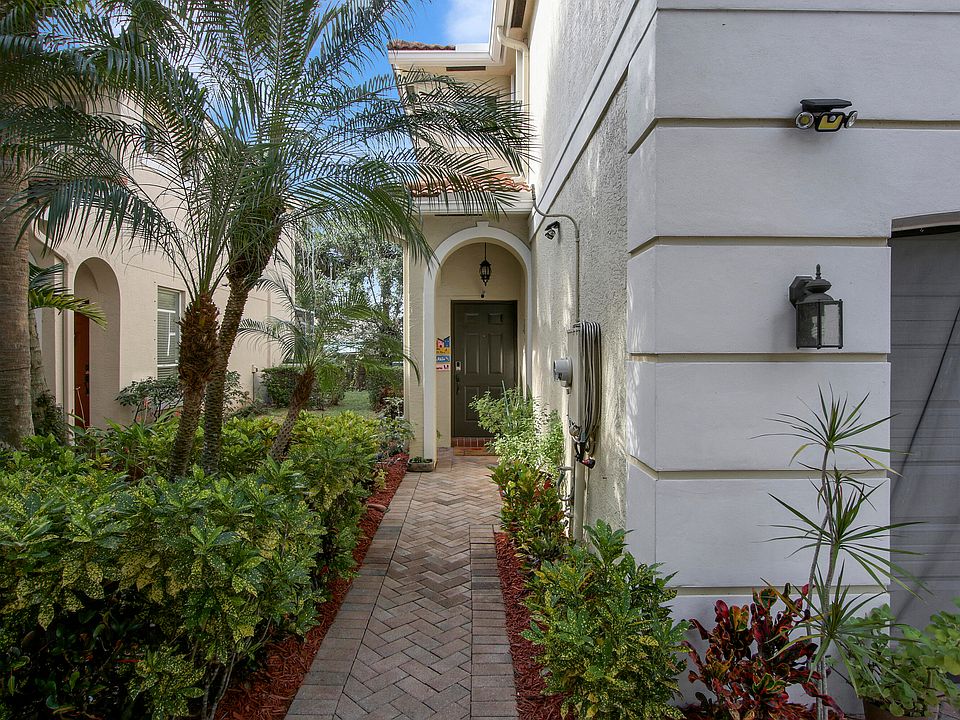 1st image of 9193 Villa Palma Ln