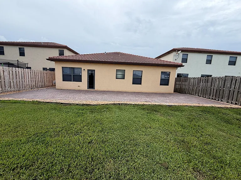 737 SE 37th Pl — Photo 48