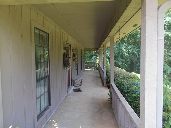 4th image of 85 Lakeview Dr