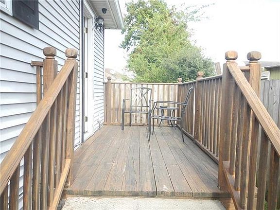 5th image of 2630 Clara St
