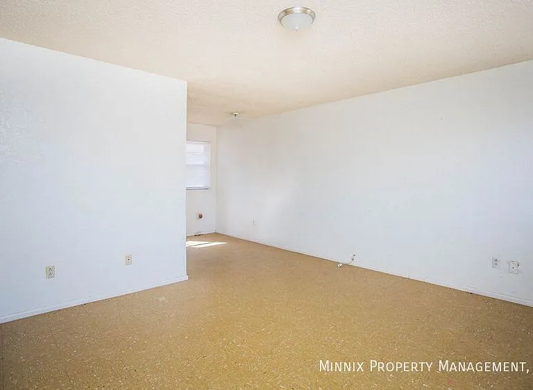 630 S Crosby St — Photo 4